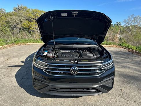 Used 2023 Volkswagen Tiguan SE image 19