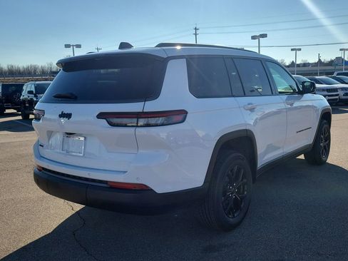 New 2026 Jeep Grand Cherokee L Laredo image 4