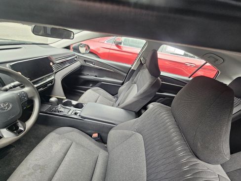 Used 2025 Toyota Camry LE FWD image 9