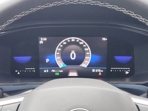 Used 2023 Volkswagen Taos SE FWD image 15