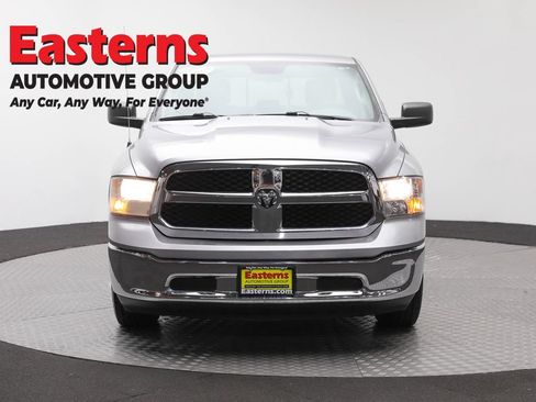 Used 2019 RAM 1500 Classic SLT AWD/4WD image 2