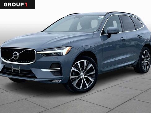 Used 2022 Volvo XC60 B5 Momentum w/ Climate Package image 1