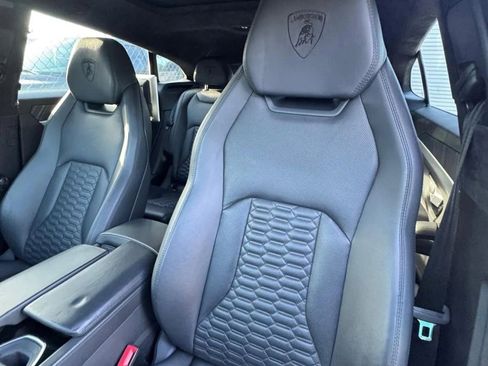 Used 2019 Lamborghini Urus AWD/4WD image 9