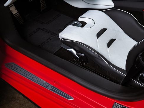 Used 2024 Lamborghini Huracan EVO AWD/4WD image 33