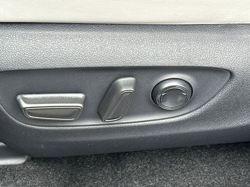 New 2025 Toyota RAV4 Limited image 37