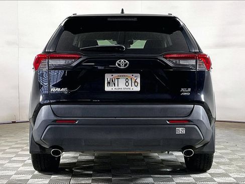 Used 2019 Toyota RAV4 XLE Premium w/ Cold Weather Package AWD/4WD image 3