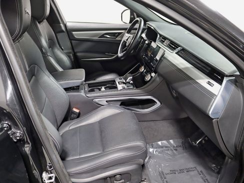 Used 2024 Jaguar F-PACE R-Dynamic S image 29
