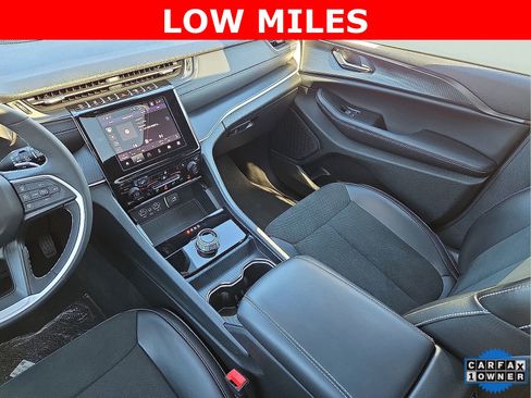 Used 2024 Jeep Grand Cherokee L Altitude image 13