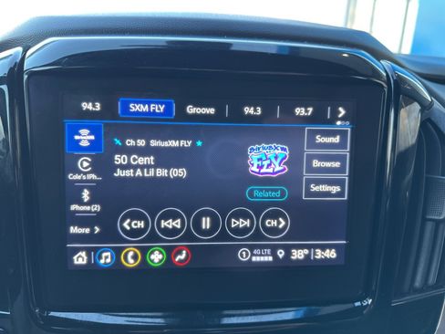 Used 2023 Chevrolet Traverse LT image 22