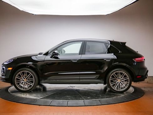 Certified 2026 Porsche Macan AWD/4WD image 2