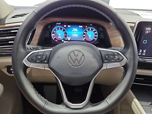 New 2026 Volkswagen Atlas SE FWD image 22