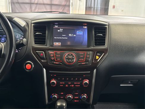 Used 2014 Nissan Pathfinder Platinum w/ Platinum Premium Package AWD/4WD image 18