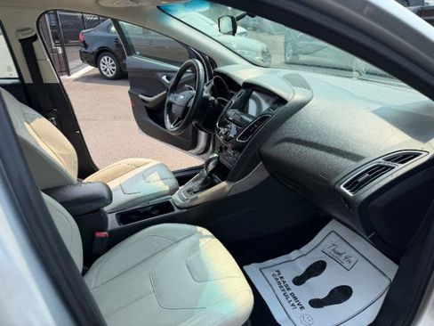 Used 2016 Ford Focus Titanium FWD image 28