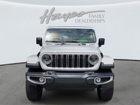 Used 2024 Jeep Wrangler Unlimited Sahara w/ Technology Group AWD/4WD image 9