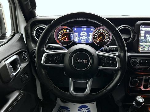 Used 2019 Jeep Wrangler Unlimited Sahara AWD/4WD image 11