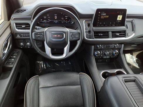 Used 2024 GMC Yukon XL SLT RWD image 9