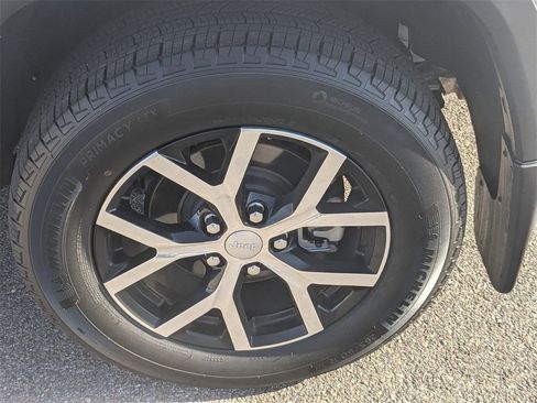 Used 2024 Jeep Grand Cherokee Limited w/ MOPAR Finishing Package image 11