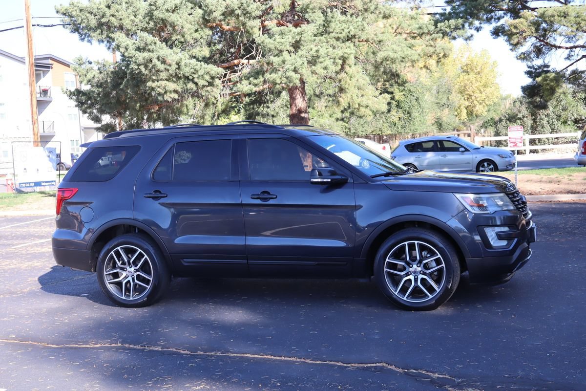 Used 2017 Ford Explorer Sport AWD/4WD image 2