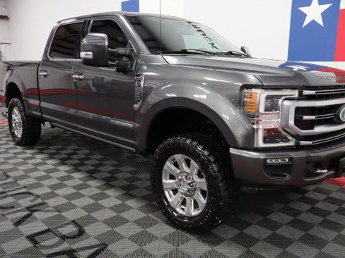 Used 2020 Ford F250 Platinum w/ FX4 Off-Road Package AWD/4WD image 14
