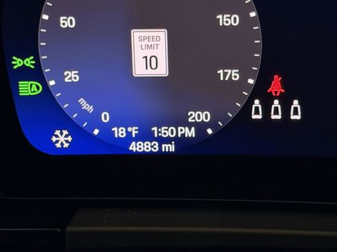 Certified 2025 Porsche Macan Electric image 22