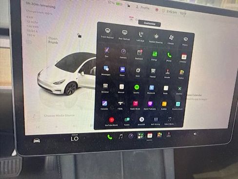 Used 2024 Tesla Model Y Long Range AWD/4WD image 10