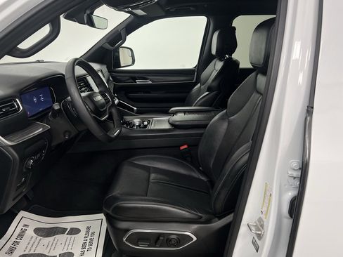 Used 2024 Jeep Wagoneer L Series II w/ Premium Group I image 24