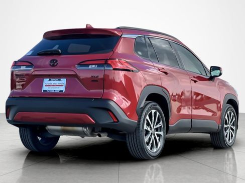 Certified 2022 Toyota Corolla Cross XLE image 5