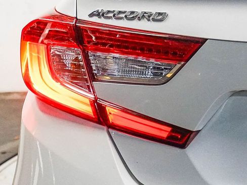 Used 2019 Honda Accord Sport image 11