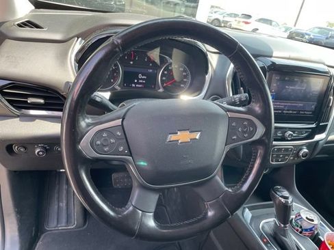 Used 2020 Chevrolet Traverse LT FWD image 7