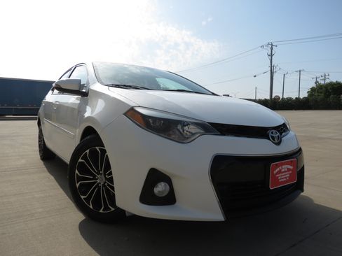 Used 2016 Toyota Corolla S w/ Body Protection Package #1 FWD image 2