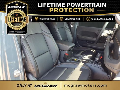 Used 2025 Jeep Gladiator Sport AWD/4WD image 13