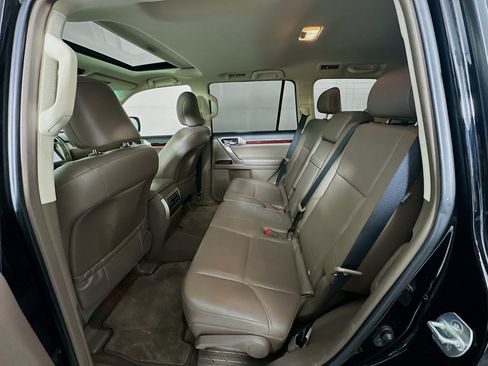 Used 2018 Lexus GX 460 image 29