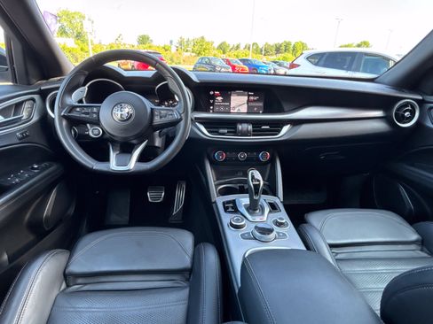 Used 2022 Alfa Romeo Stelvio Veloce AWD/4WD image 20