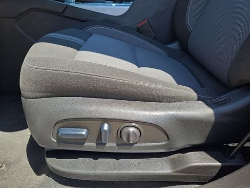 Used 2025 Chevrolet Blazer LT AWD/4WD image 23