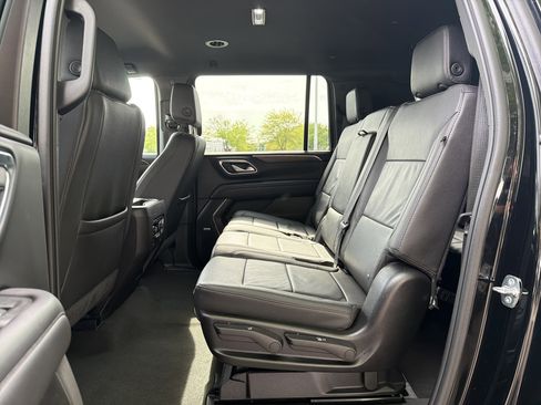 Used 2024 Chevrolet Suburban LT AWD/4WD image 29