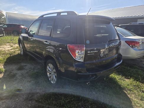 Used 2011 Subaru Forester 2.5X Premium w/ All-Weather Pkg AWD/4WD image 3