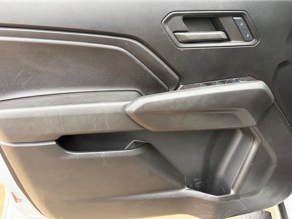 Used 2024 Chevrolet Colorado W/T RWD image 13