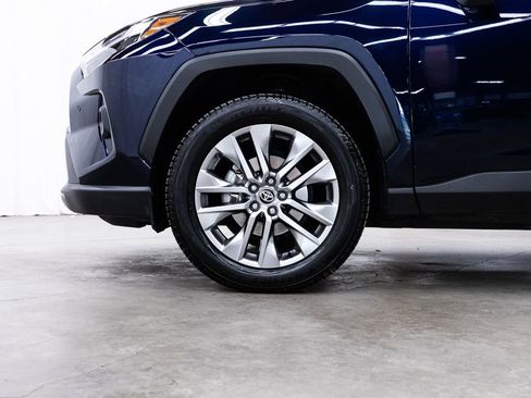 Used 2022 Toyota RAV4 Limited AWD/4WD image 7
