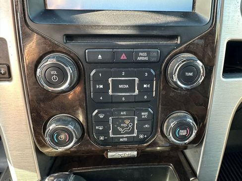 Used 2013 Ford F150 Platinum image 40