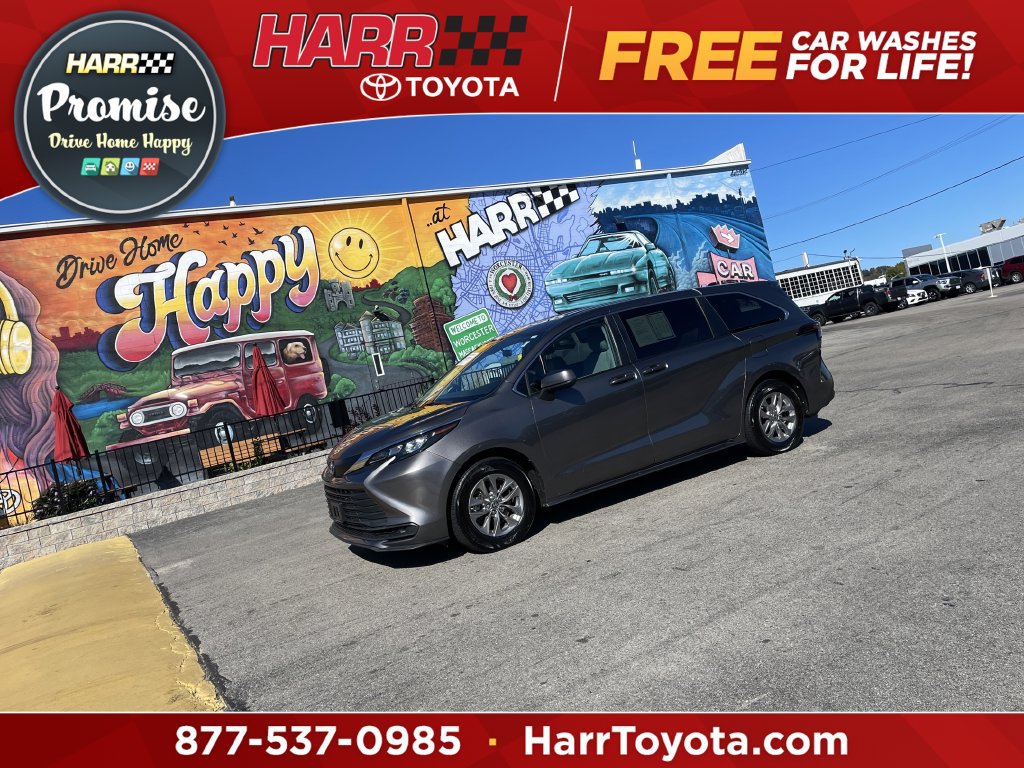 Certified 2024 Toyota Sienna LE AWD/4WD image 1