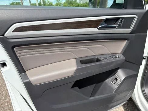 Used 2021 Volkswagen Atlas SE FWD image 24