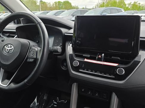Used 2024 Toyota Corolla Cross LE AWD/4WD image 11