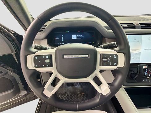 Used 2026 Land Rover Defender 110 X-Dynamic SE AWD/4WD image 12