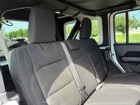 Used 2018 Jeep Wrangler Unlimited Sport S AWD/4WD image 34