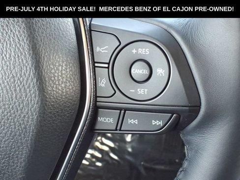 Used 2020 Toyota Camry SE w/ Sunroof Package FWD image 12
