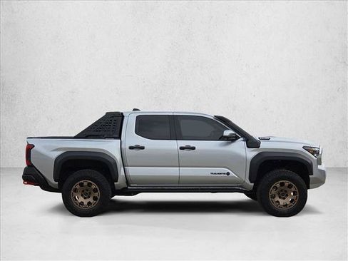 Used 2025 Toyota Tacoma 4x4 Double Cab Hybrid image 4