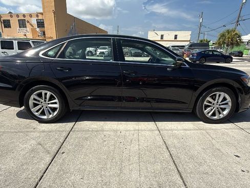 Used 2020 Volkswagen Passat 2.0T SE w/ Sunroof Package FWD image 15