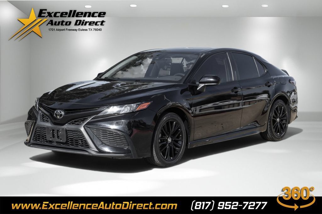 Used 2023 Toyota Camry SE FWD image 1