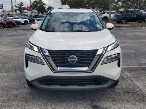 Certified 2022 Nissan Rogue SV image 2