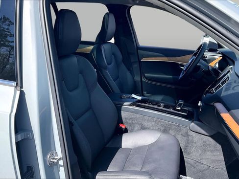 Certified 2025 Volvo XC90 B6 Plus w/ Protection Package Premier AWD/4WD image 8